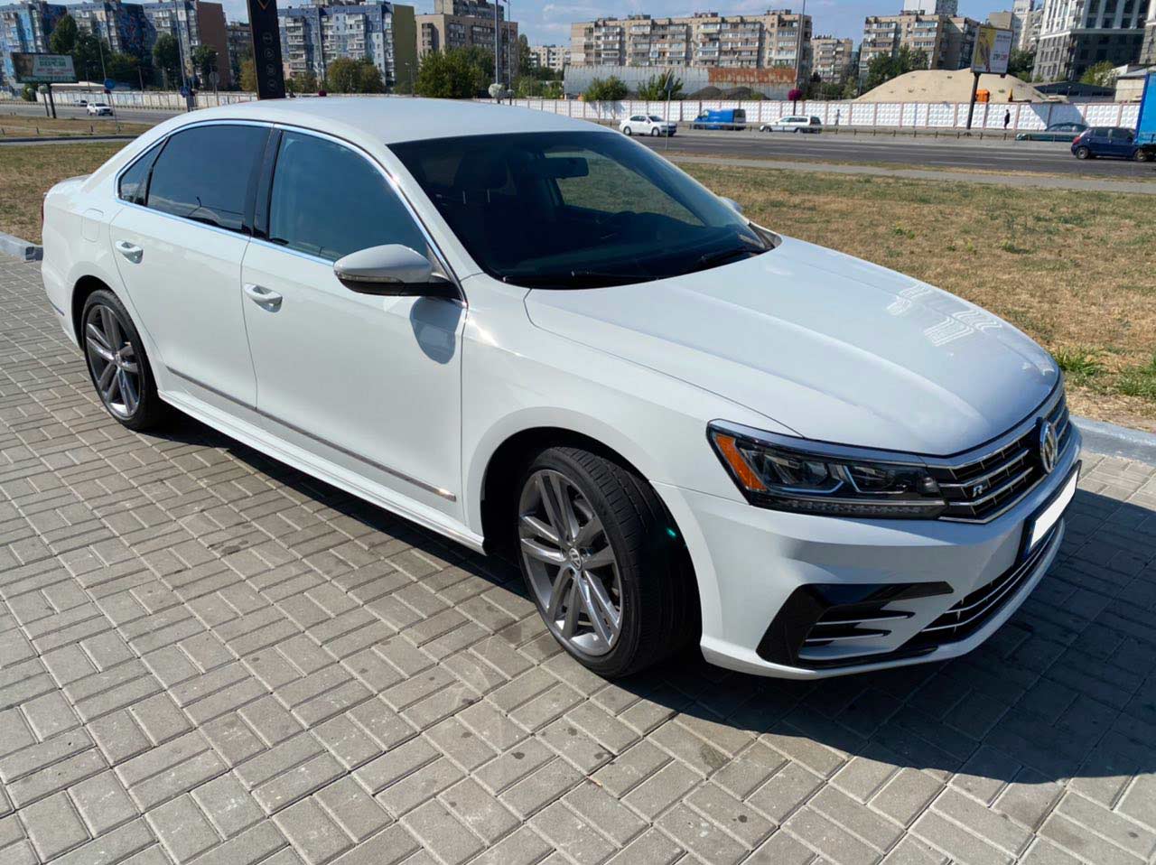 VOLKSWAGEN PASSAT B8